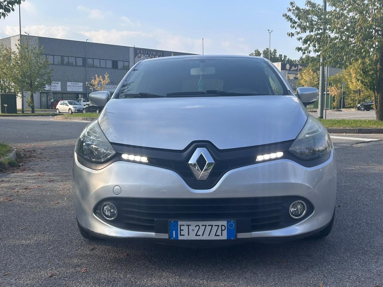 Renault Clio 1.2 75 CV Costume National – Navi Cruise 99.000 km