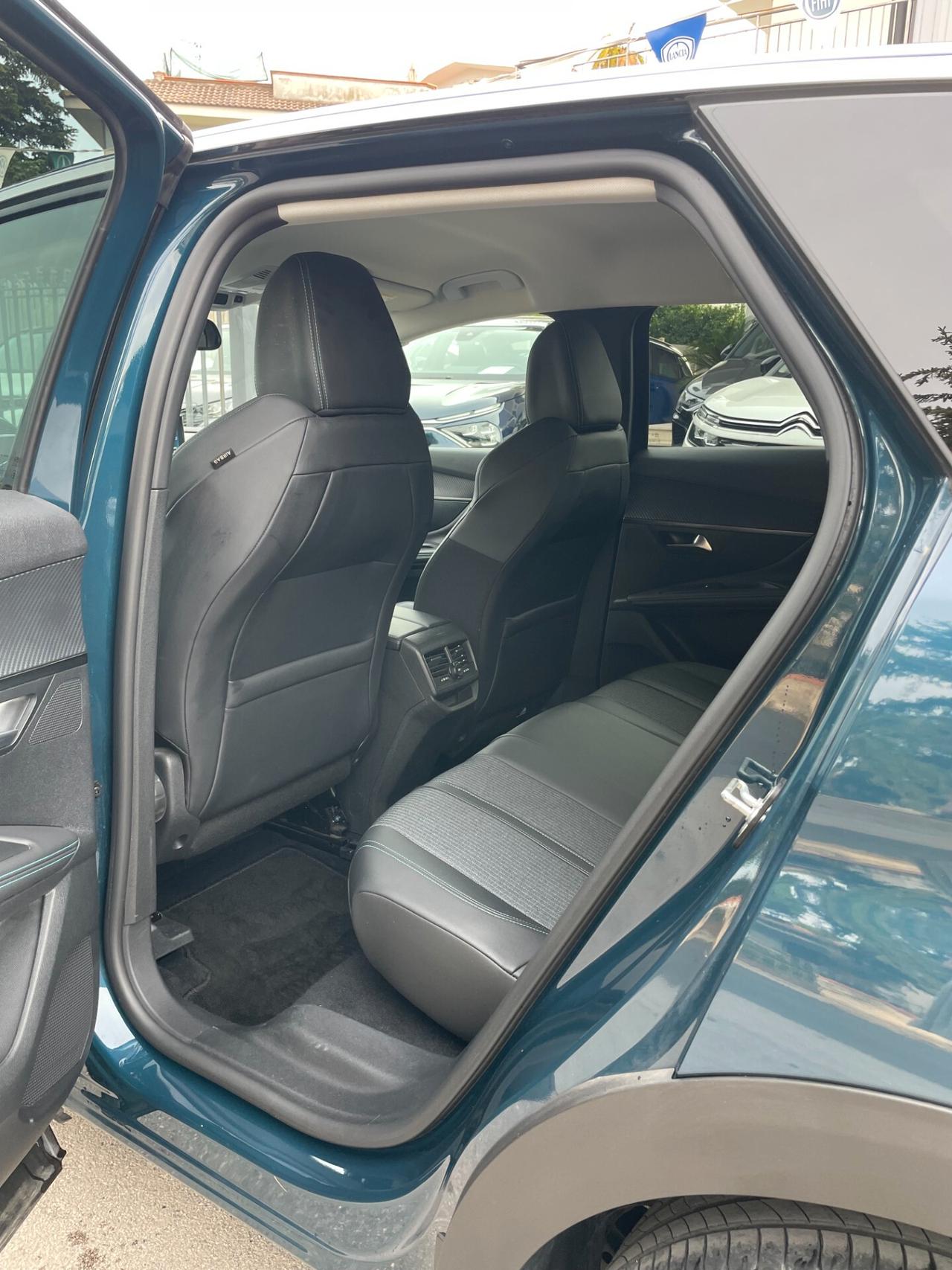 PEUGEOT 3008 BlueHDi 130 S&S EAT8 ALLURE