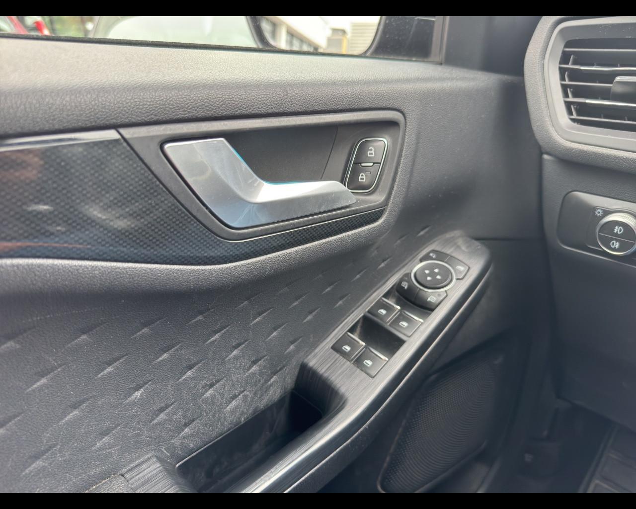 FORD Kuga 3ª serie - Kuga 1.5 EcoBlue 120 CV 2WD ST-Line