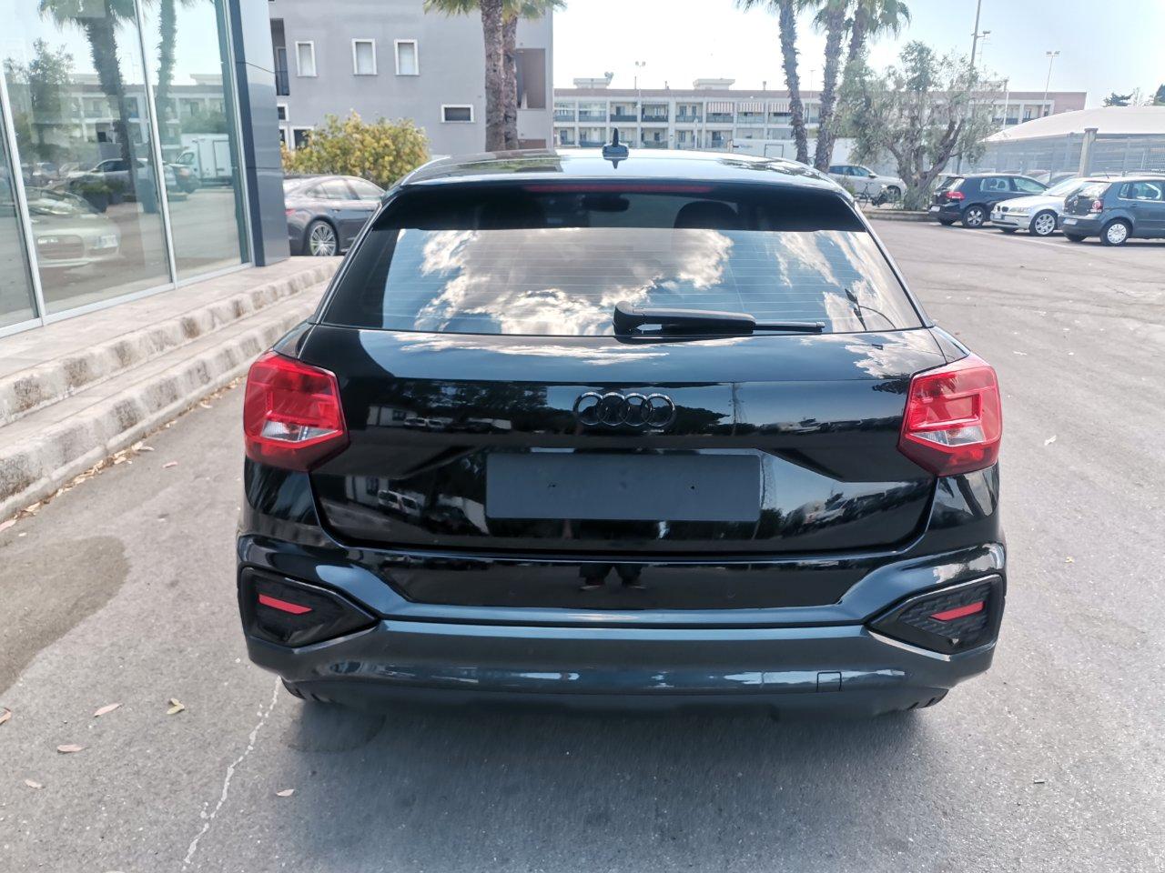 Audi Q2 35 2.0 tdi Identity Black s-tronic