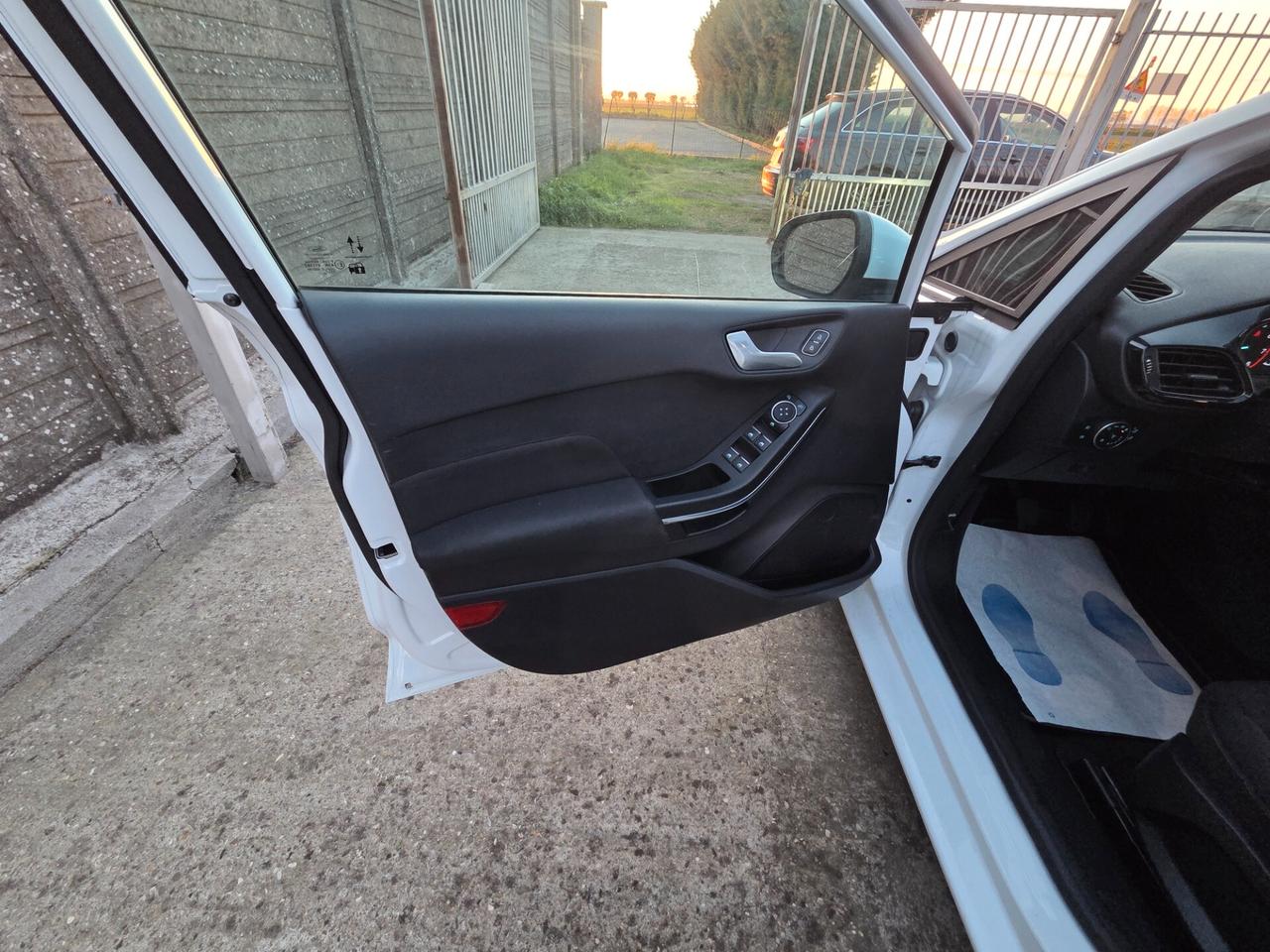 Ford Fiesta 1.0 NEOPATENTATA Hybrid 125 CV 5 porte Titanium