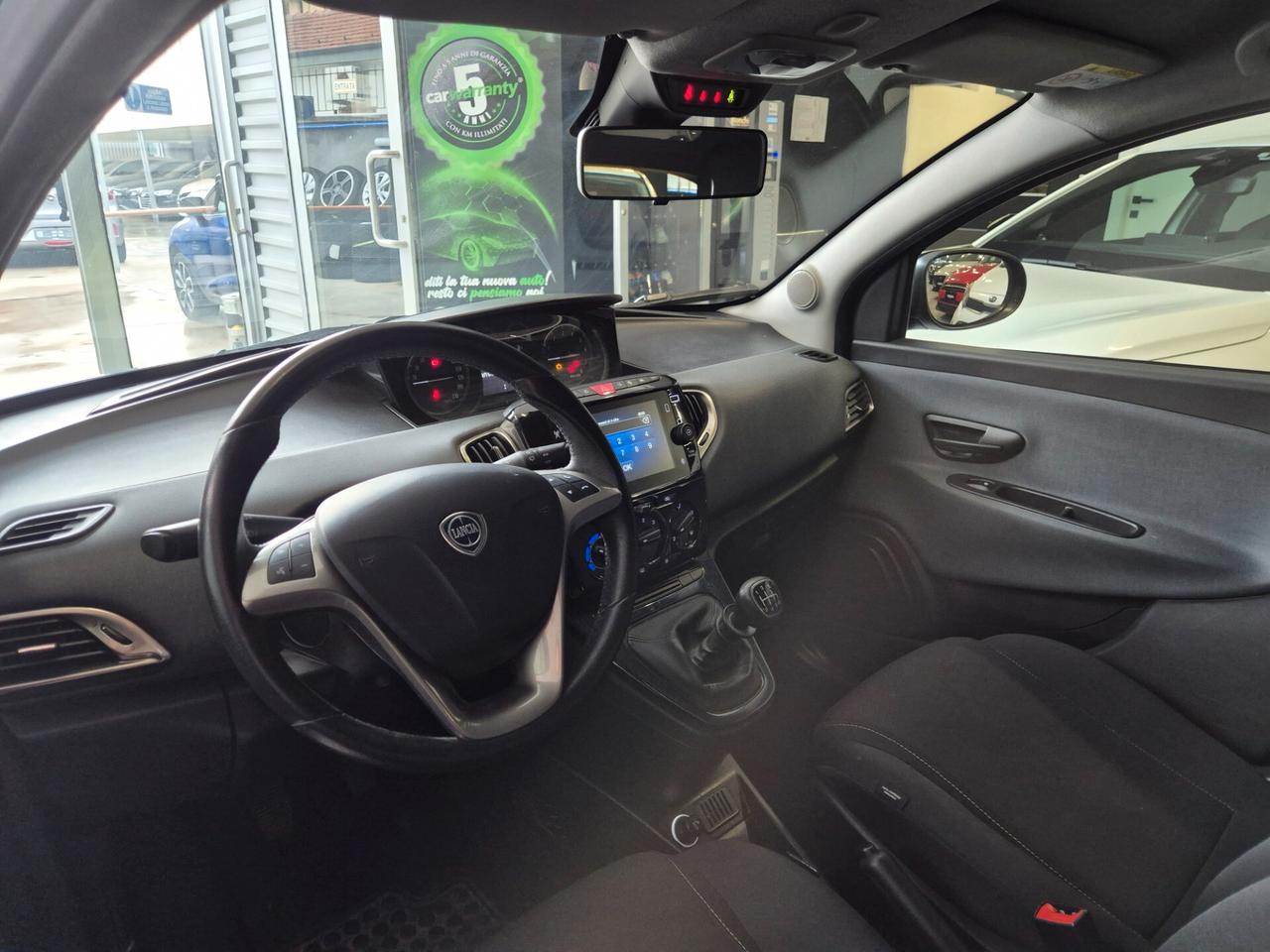 Lancia Ypsilon 1.0 FireFly 5 porte S&S Hybrid Ecochic Gold