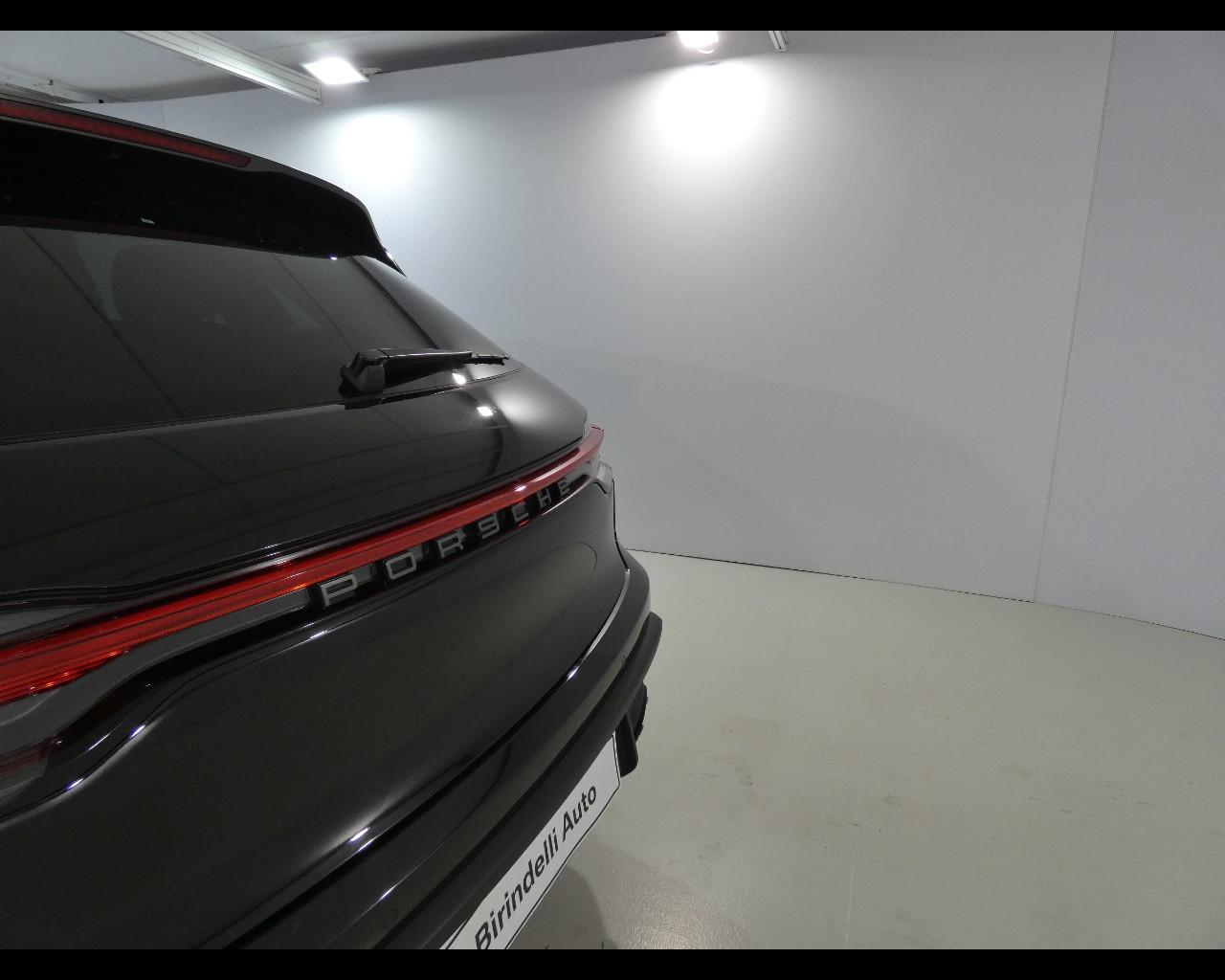 PORSCHE Macan - 2.0 T