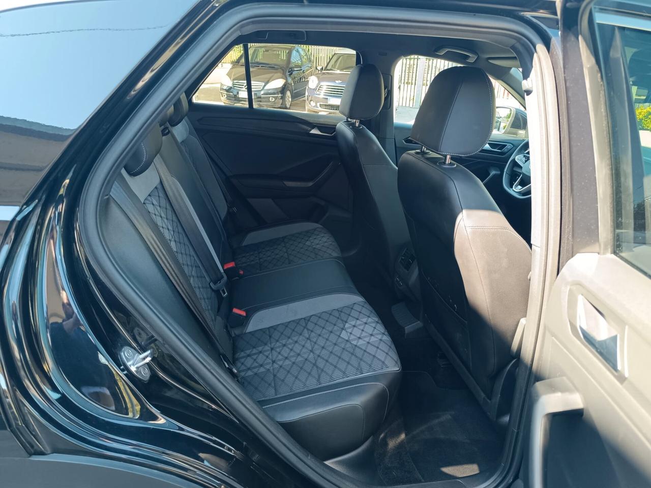 Volkswagen T-Roc 2.0 TDI SCR 150 CV DSG R-Line