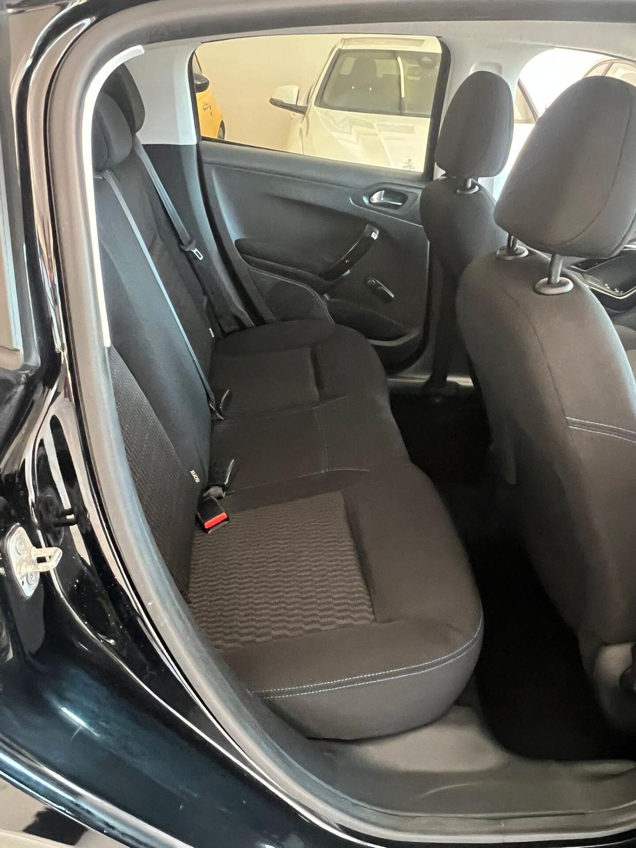 Peugeot 208 BlueHDi 75 5 porte Allure
