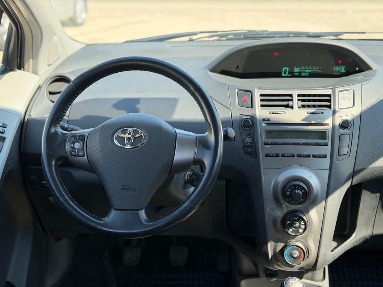 Toyota Yaris 1.0 5 porte Sol