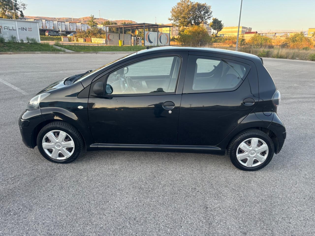 Toyota Aygo 1.0 12V VVT-i 5 porte Active Connect