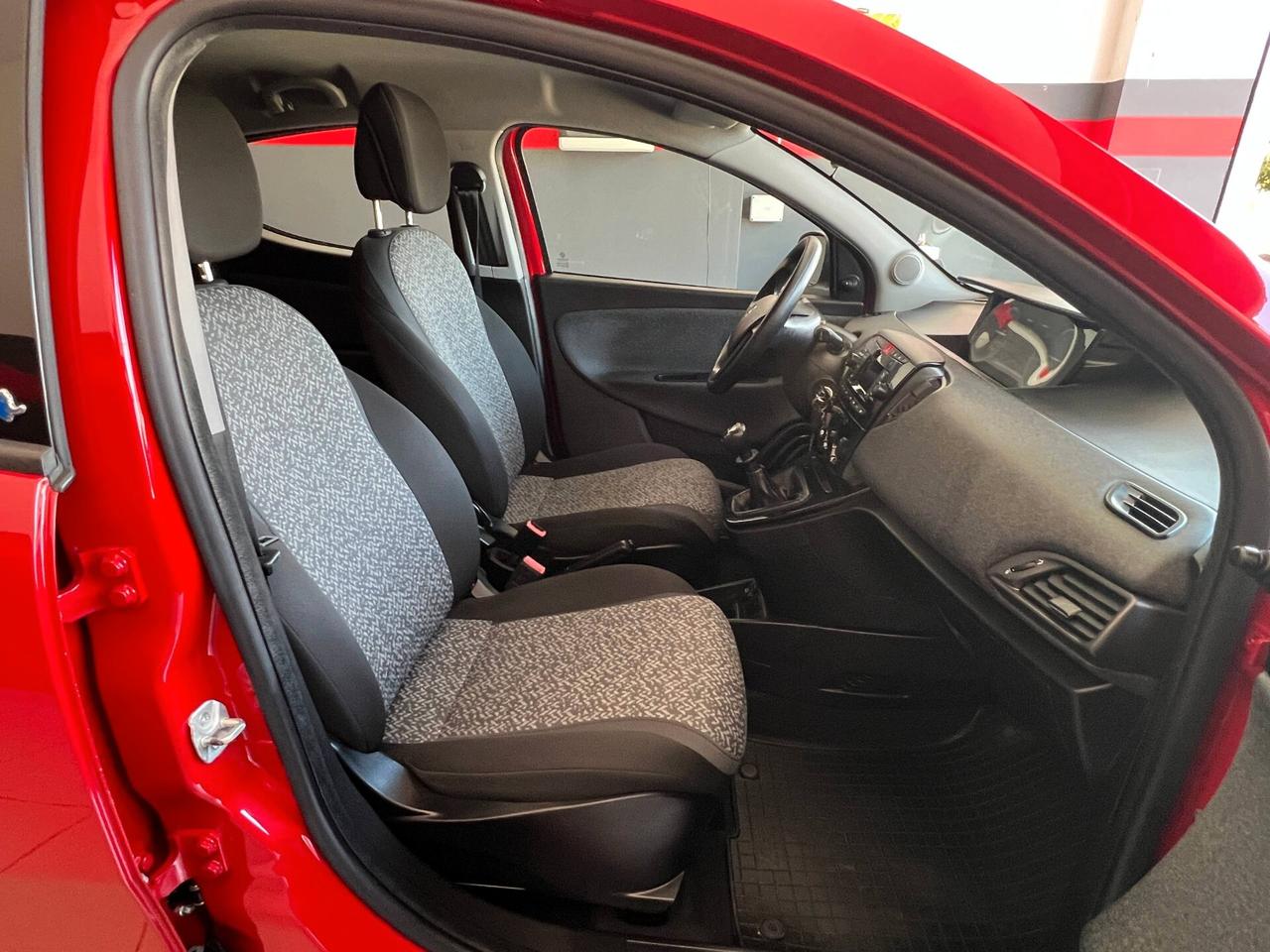 Lancia Ypsilon 1.2 69 CV 5 porte GPL Ecochic Gold