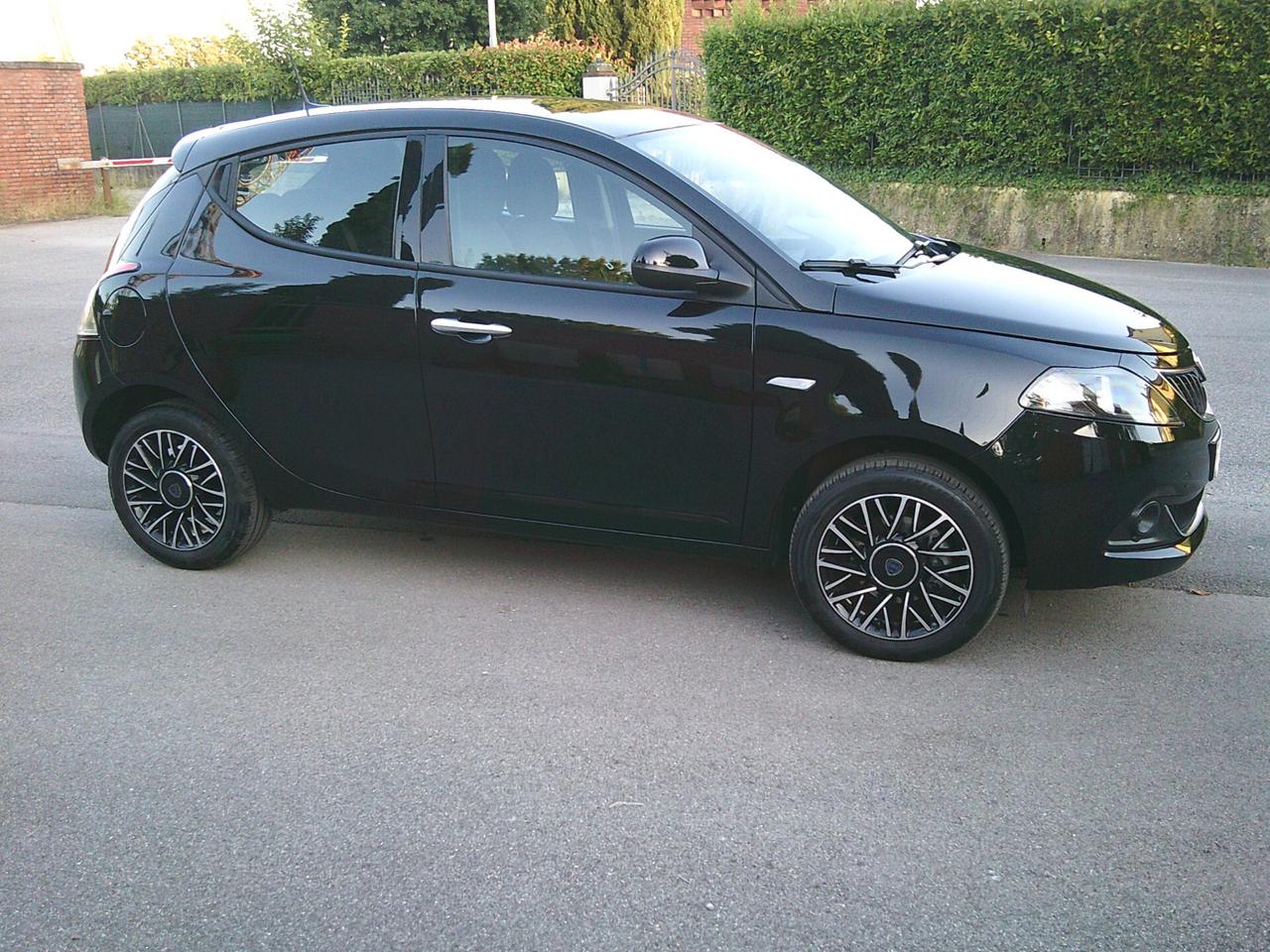 Lancia Ypsilon 1.0 FireFly 5 porte S&S Hybrid Gold Plus