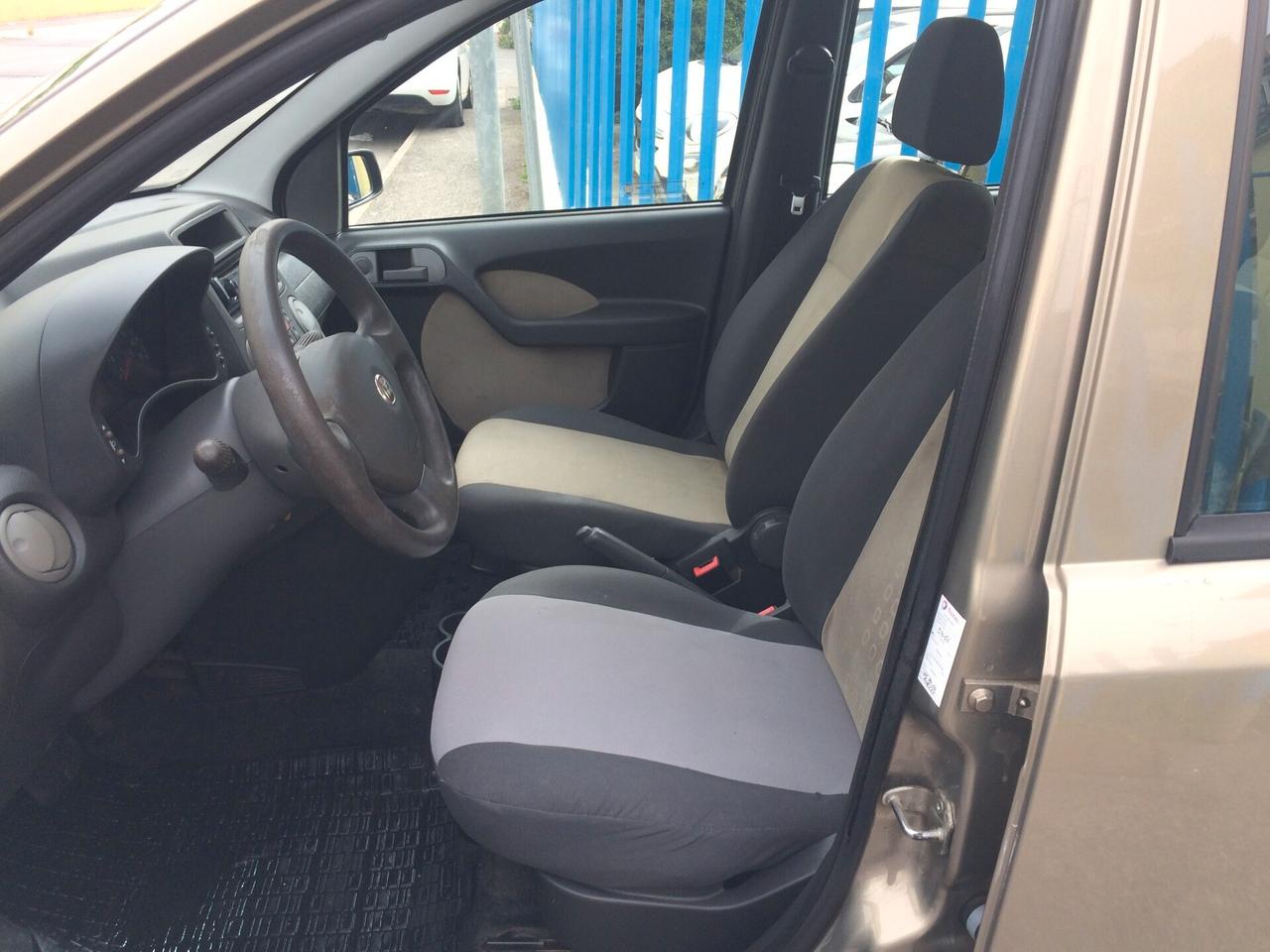 Fiat Panda 1.2 Dynamic Dualogic tagliandata con distribuzione eseguita akm 80000!!neo patentati!
