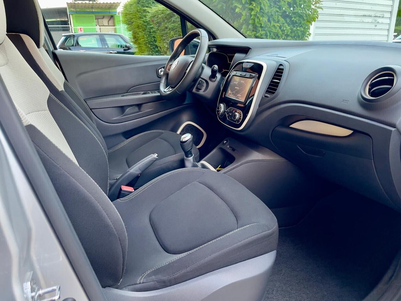 Renault Captur EXPERIENCE