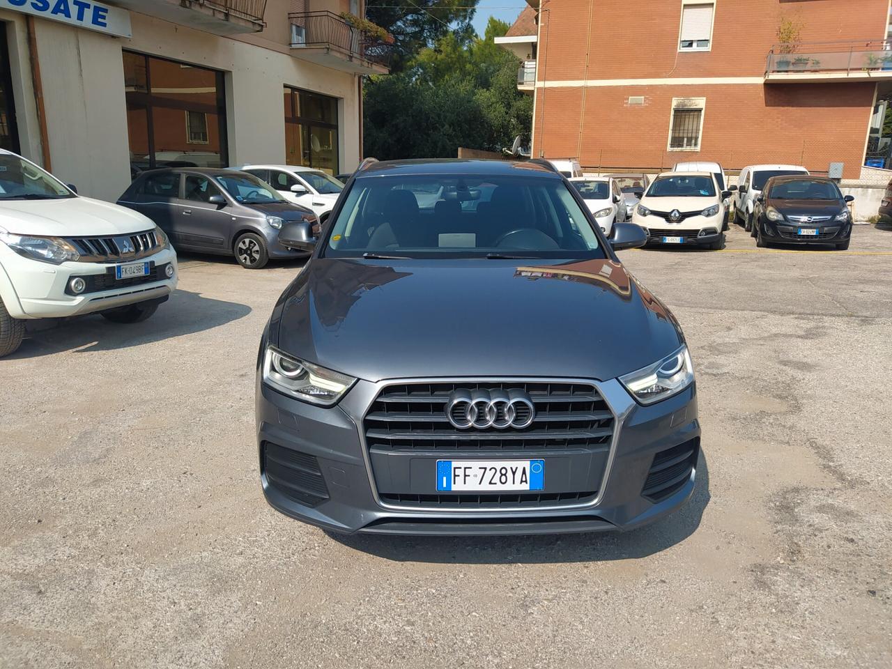 Audi Q3 2.0 TDI 120 CV Business