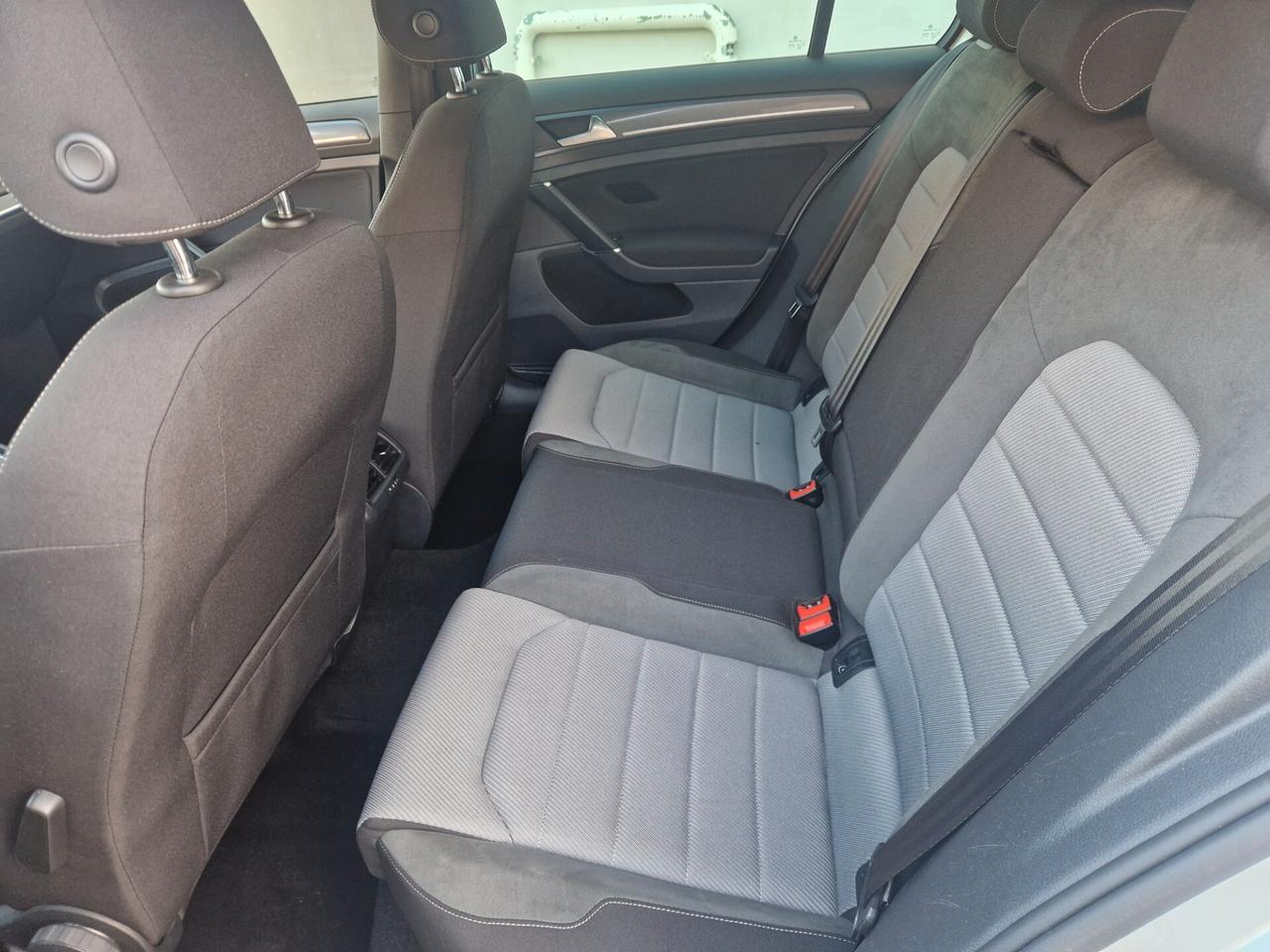 Volkswagen Golf 1.6 TDI 110 CV 5p. Sport Edition BlueMotion R-Line