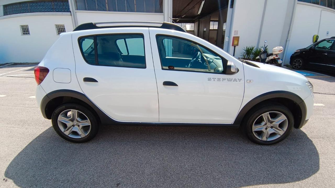 Dacia Sandero Stepway 1.0 TCe 100 CV ECO-G Comfort