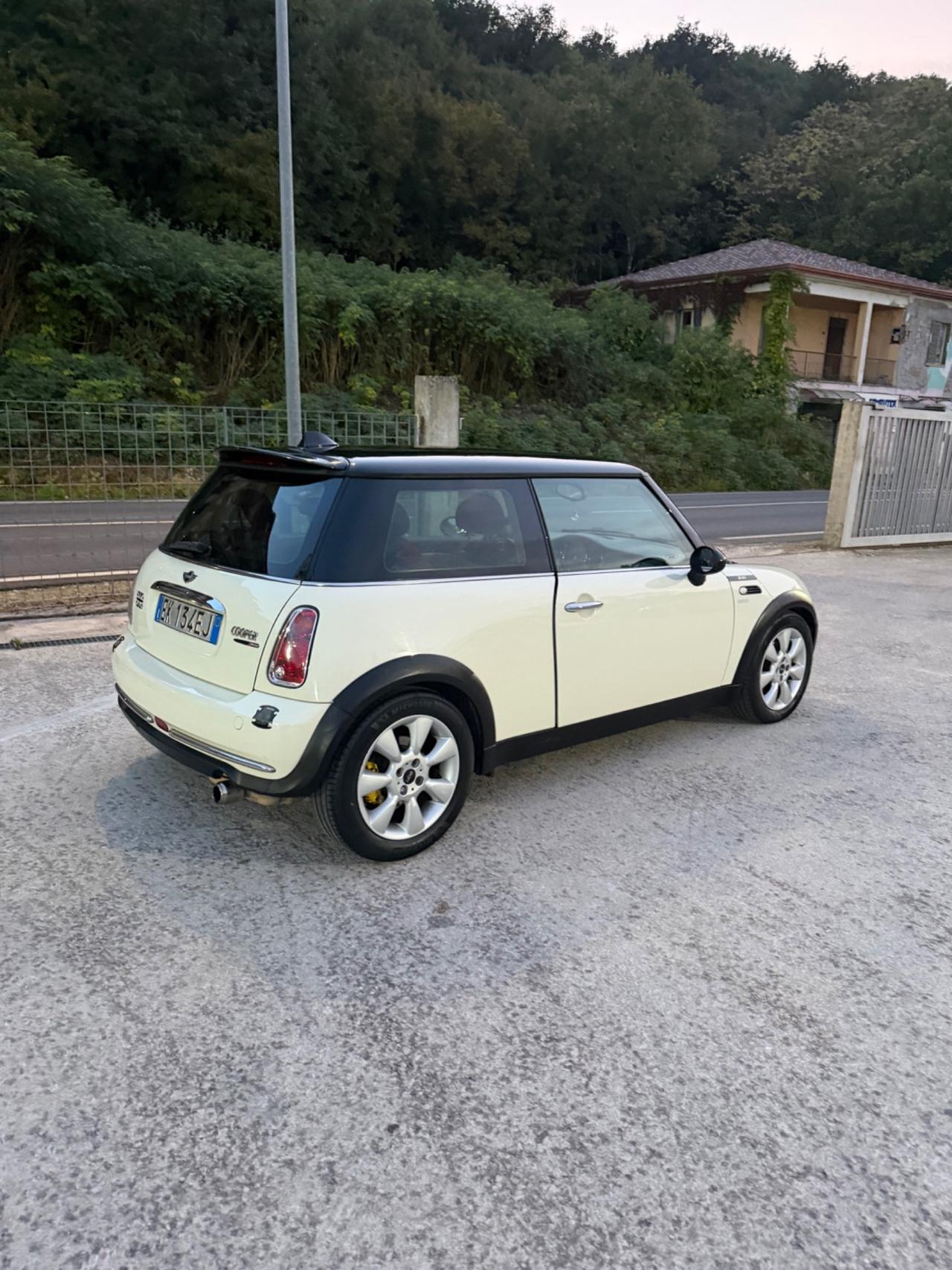 Mini 1.6 16V Cooper Salt