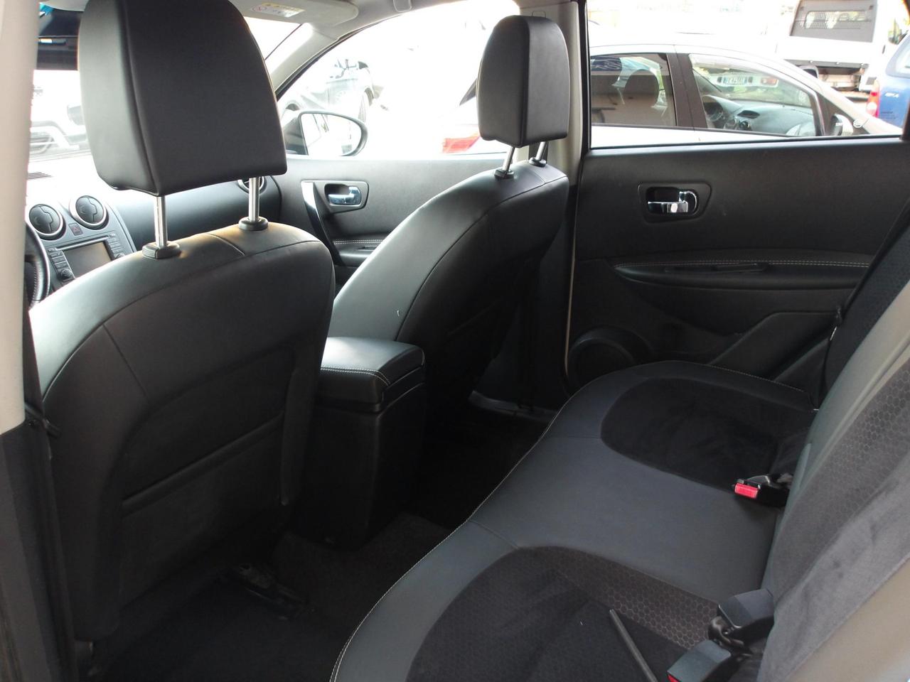 Nissan Qashqai 1.5 dci Tekna Dpf FL *TETTO PANORAMICO * GANCIO DI TRAINO *