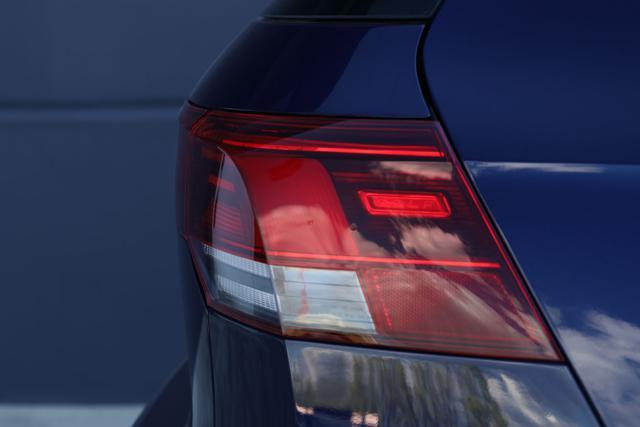 VOLKSWAGEN Golf 1.0 eTSI EVO DSG Life