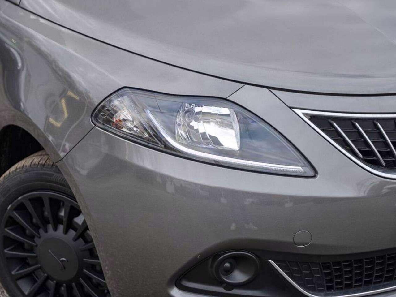 LANCIA Ypsilon III 2021 - Ypsilon 1.0 firefly hybrid Silver s&s 70cv