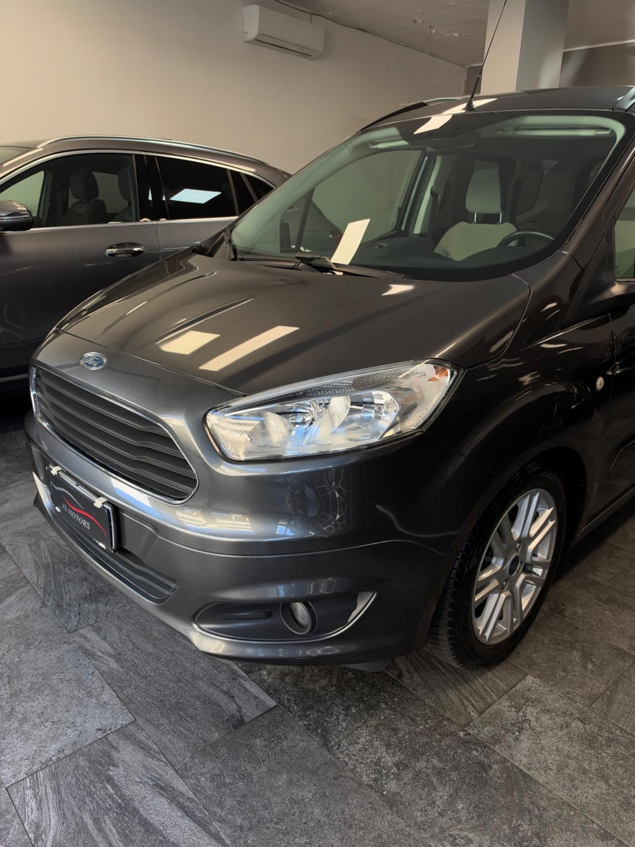 Ford Tourneo Courier 1.5 TDCI 95 CV Titanium