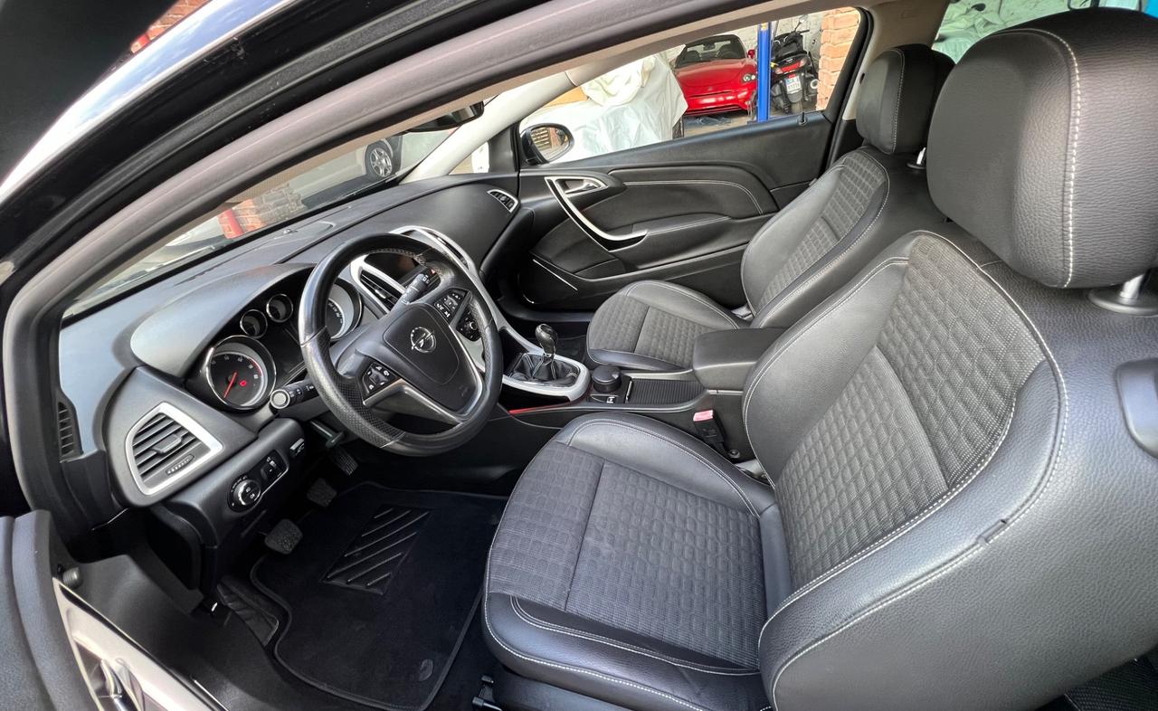 Opel Astra GTC 1.6 Turbo 180CV Cosmo