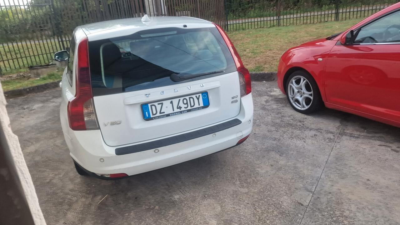Volvo V50 1.6 D DRIVE cat R-Design "130.000 Km"