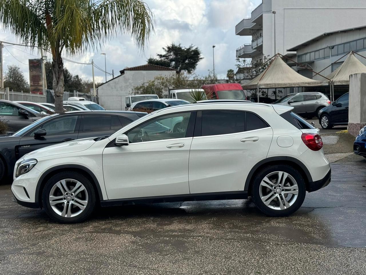 Mercedes-benz GLA 180 d Sport TETTO APRIBILE