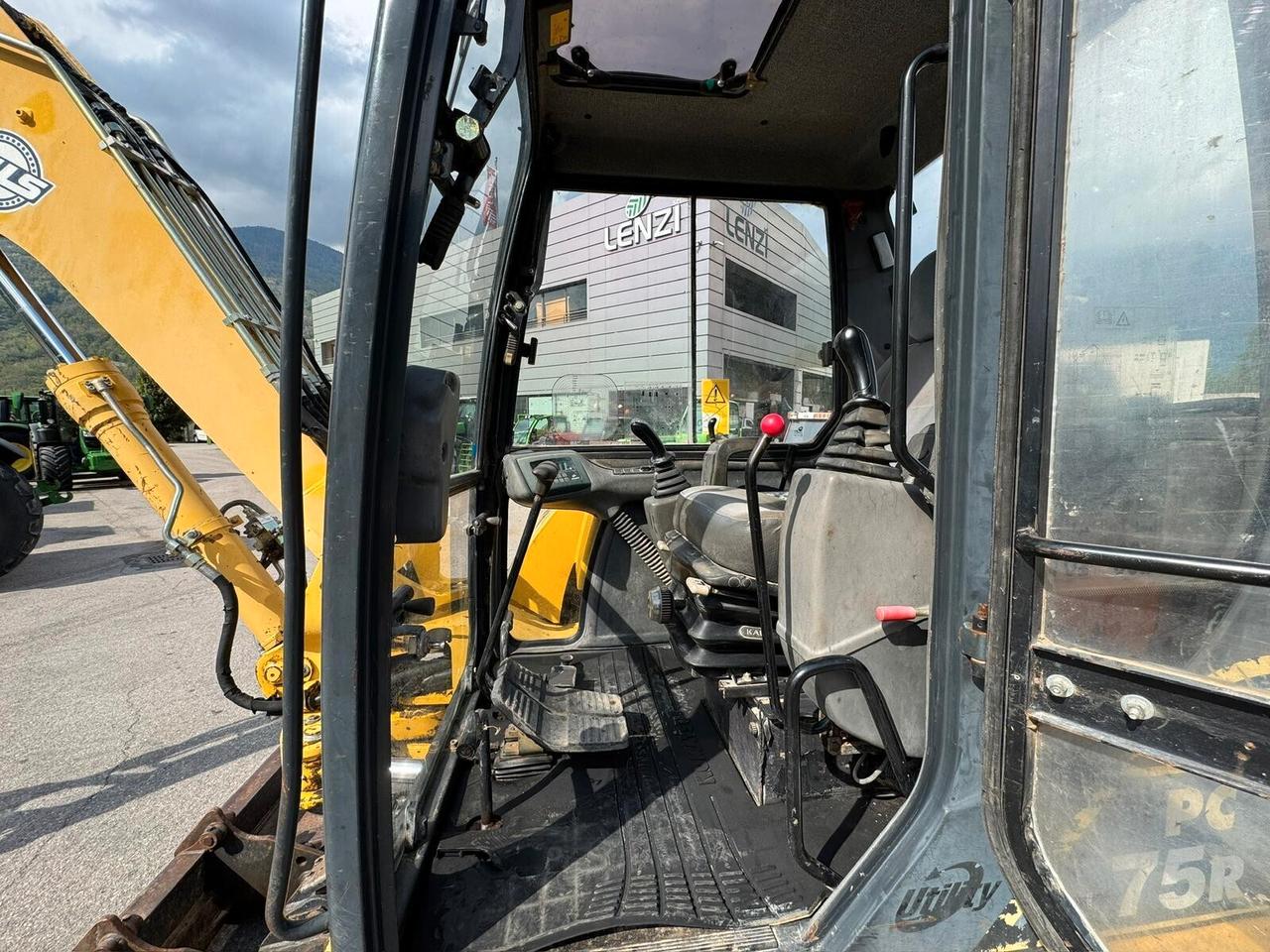 ESCAVATORE Komatsu PC 75R