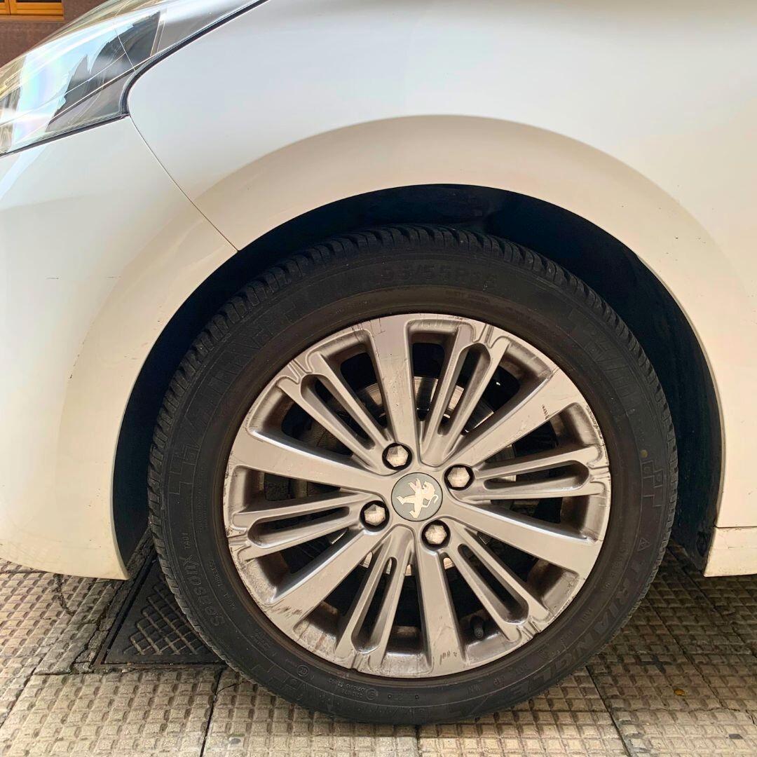 Peugeot 208 82 5p. GPL Allure **NEOPATENTATI**