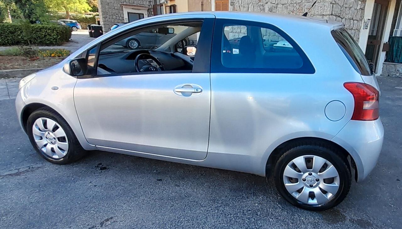 Toyota Yaris benzina x neo patentati