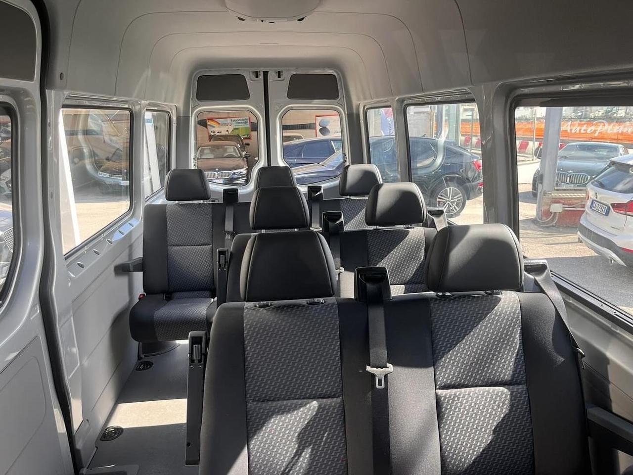 Volkswagen Crafter 9 posti possibilità trasporto disabili