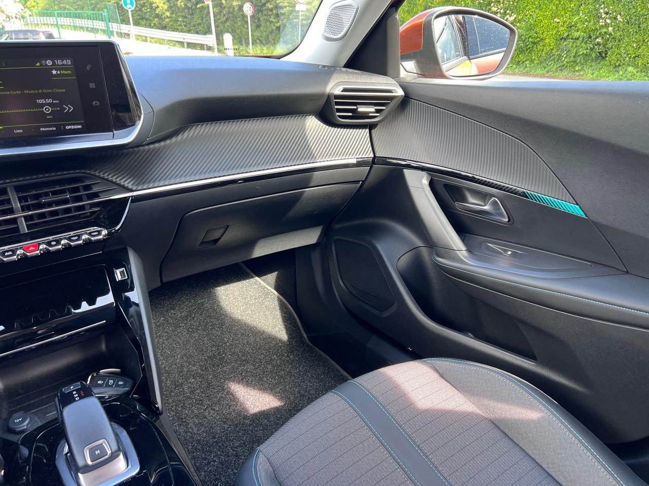 Peugeot 2008 Allure Pack 1.2 PureTech 130