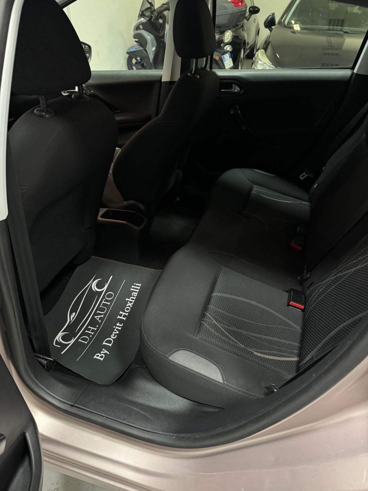 Peugeot 208 1.4 HDi 68 CV 5 porte Allure