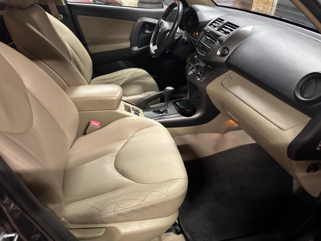 Toyota RAV 4 RAV4 Crossover 2.2 D-4D 150 CV DPF Luxury