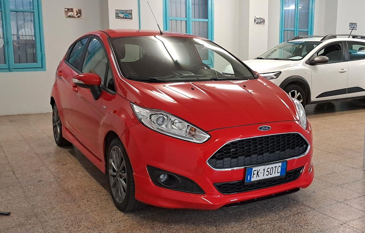 Ford Fiesta 1.5 TDCi 75CV 5p ST-Line Neopatentati