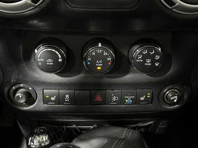 Jeep Wrangler Unlimited 2.8 CRD DPF Sahara