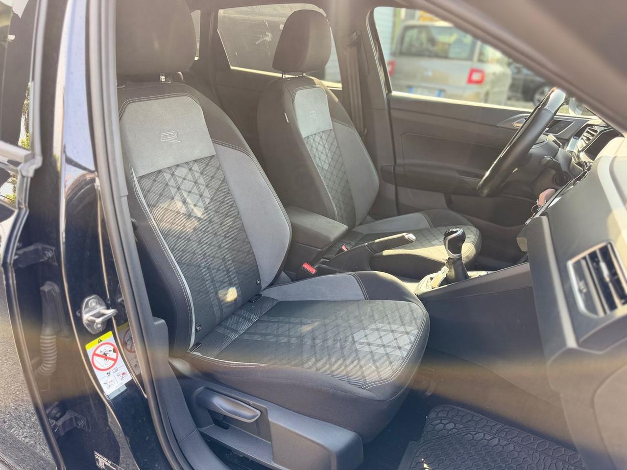 Volkswagen Taigo R Line 1.0 TSI #12036