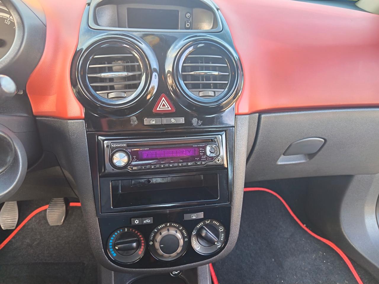 Opel Corsa 1.2 benz neopatentati 150.000km