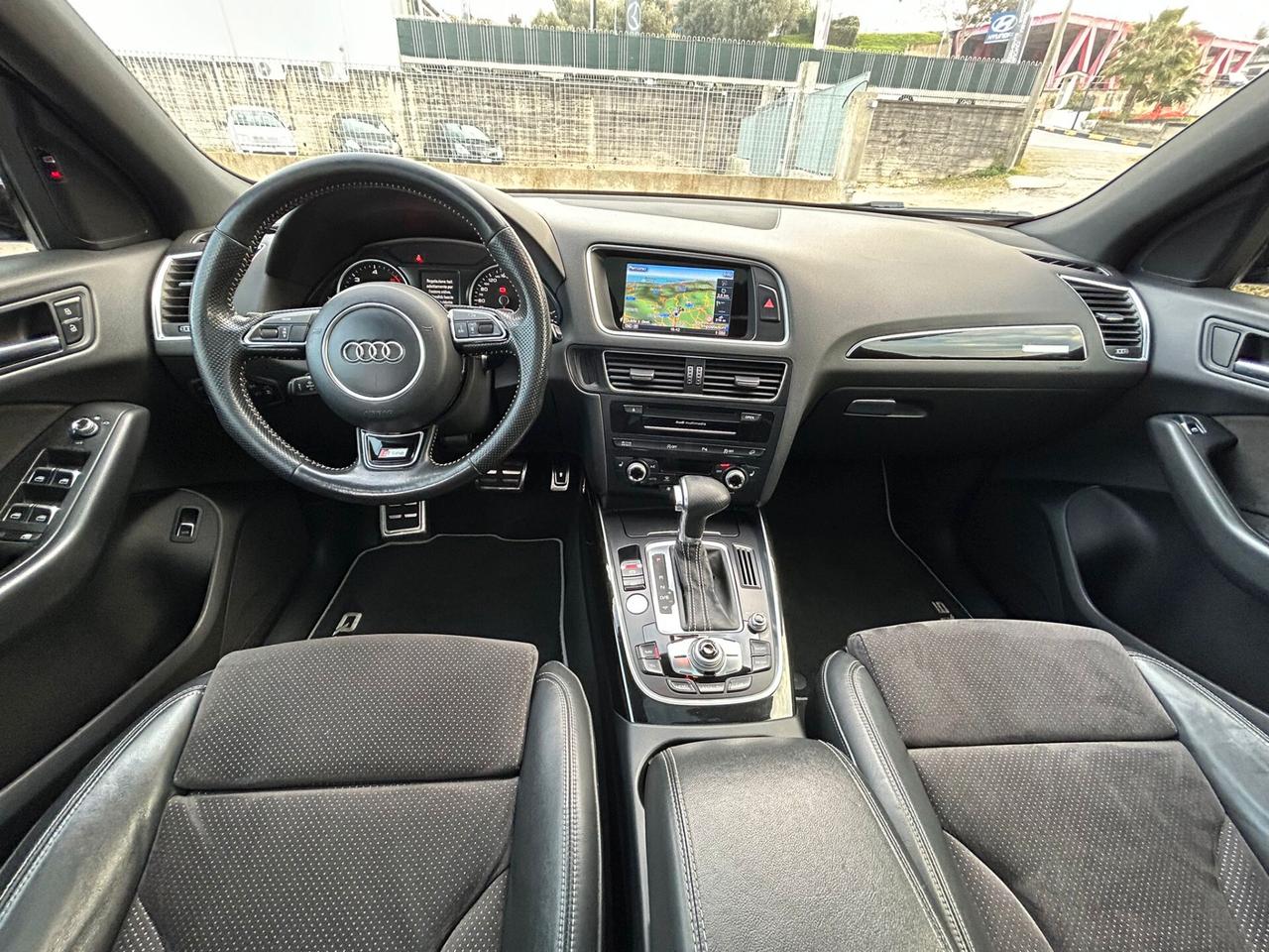 Audi Q5 3.0 V6 TDI 250 CV S-LINE