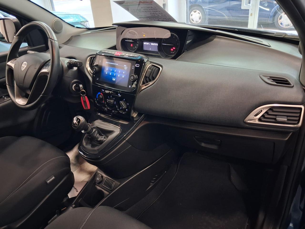 Lancia Ypsilon 1.0 FireFly 5 porte S&S Hybrid Gold