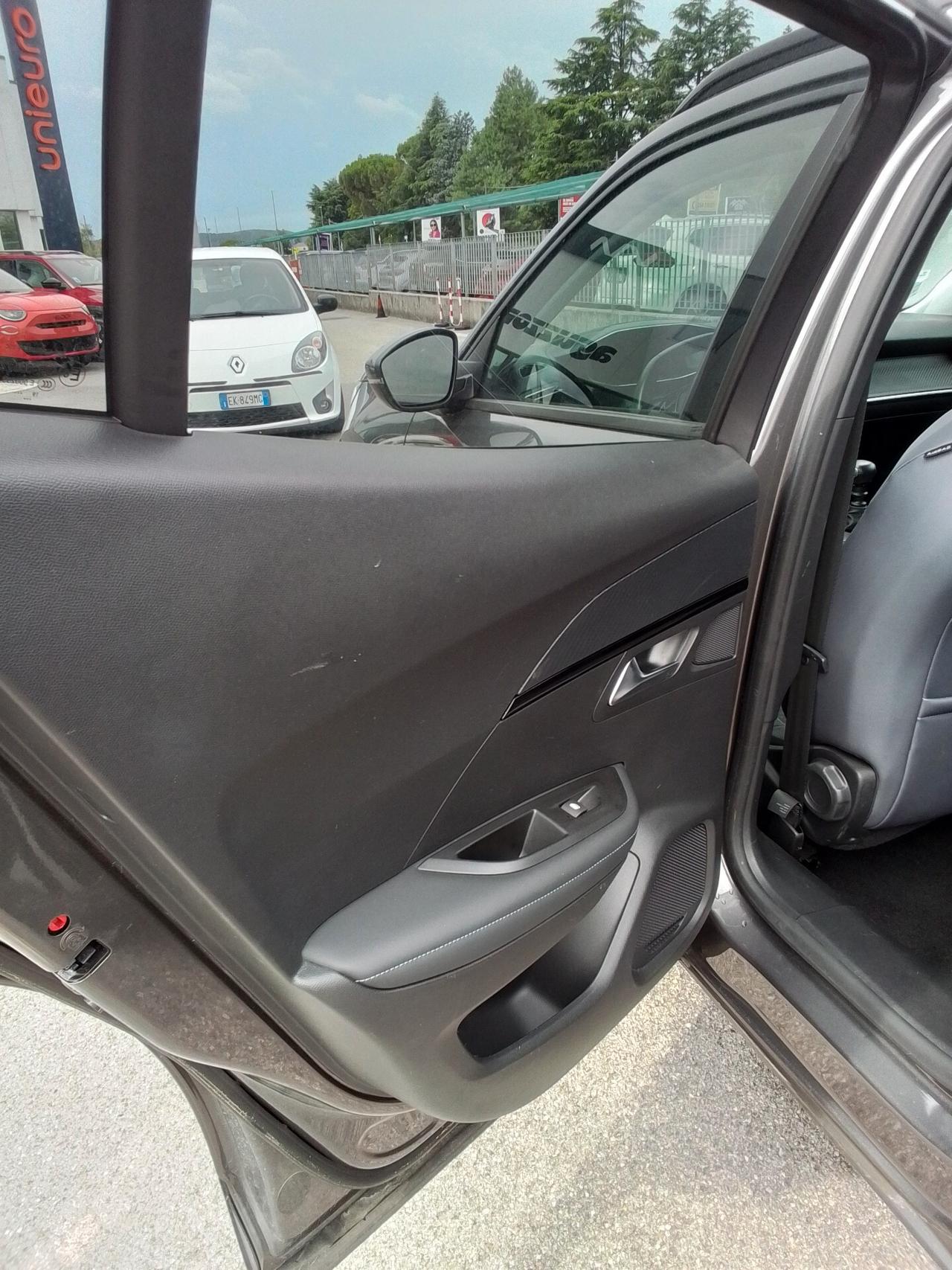 Peugeot 2008 PureTech 130 S&S Allure