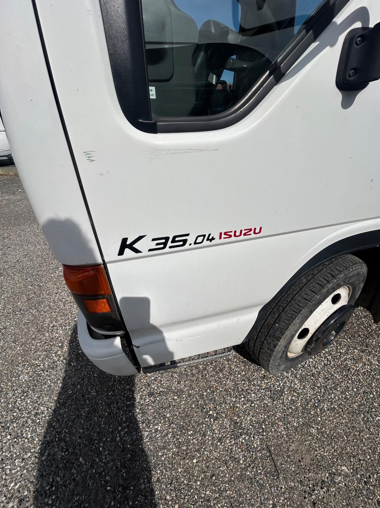 Isuzu ribaltabile del 2005 in saldo 105