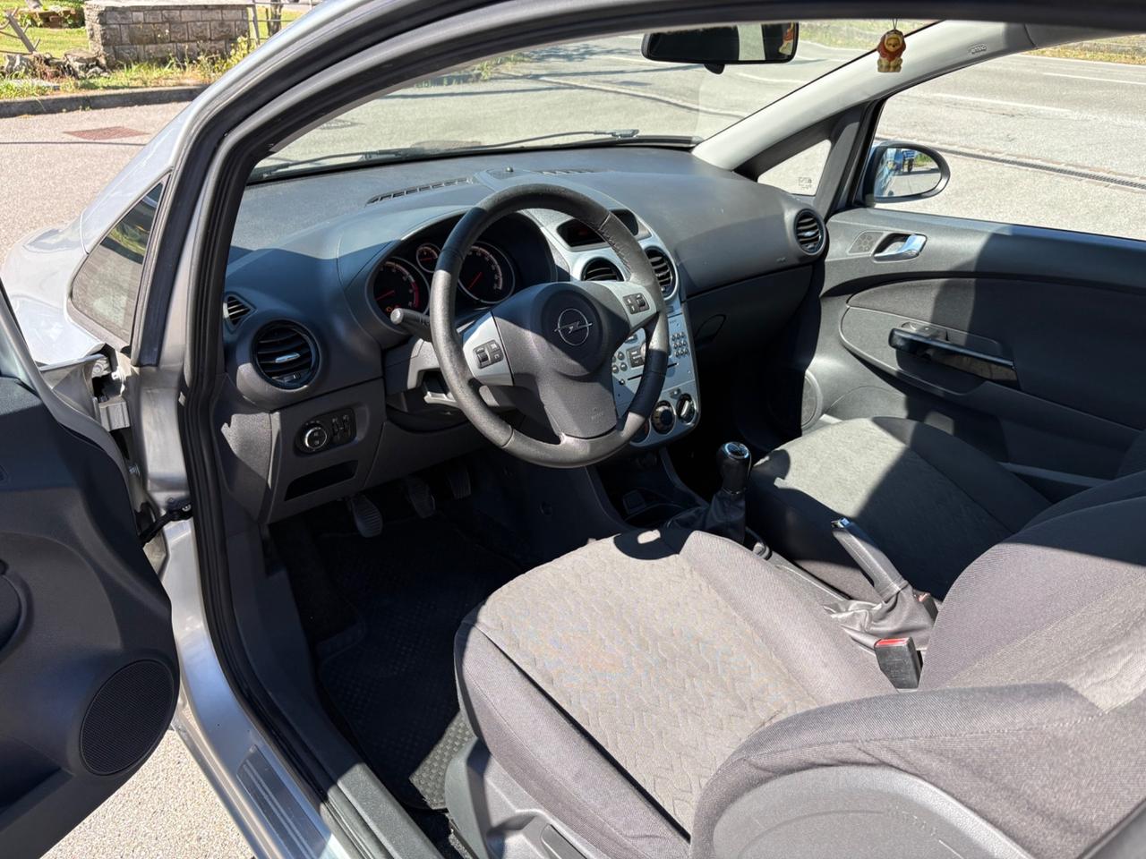 Opel Corsa 1.2 85CV 3 porte GPL-TECH b-color