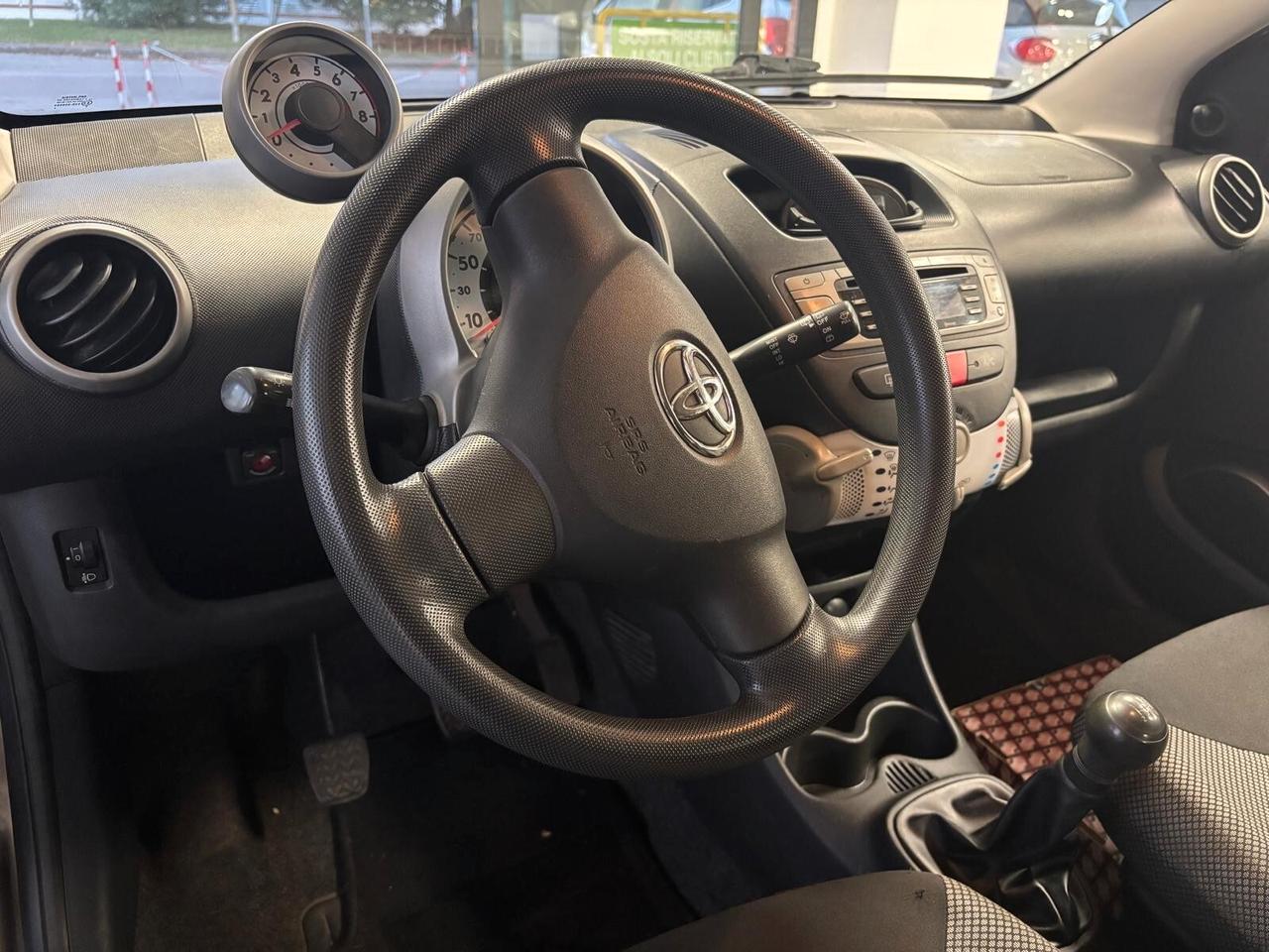 TOYOTA AYGO ANNO 2012 BZ 1.0 ADATTA NEOPATENTATI KM 90 MILA