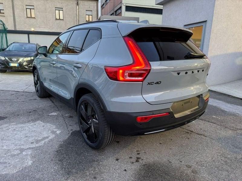 Volvo XC40 B3 automatico Plus Black Edition