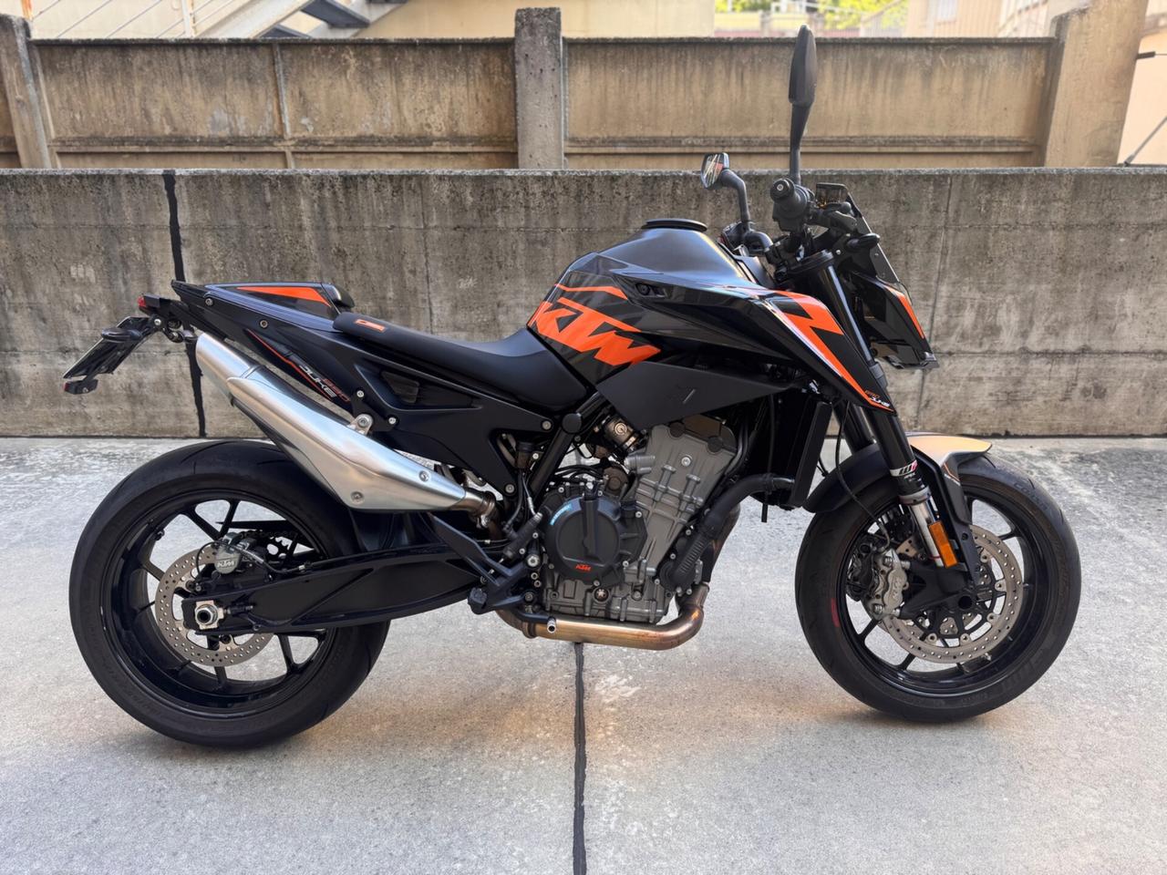 Ktm 890 Duke KM 8000