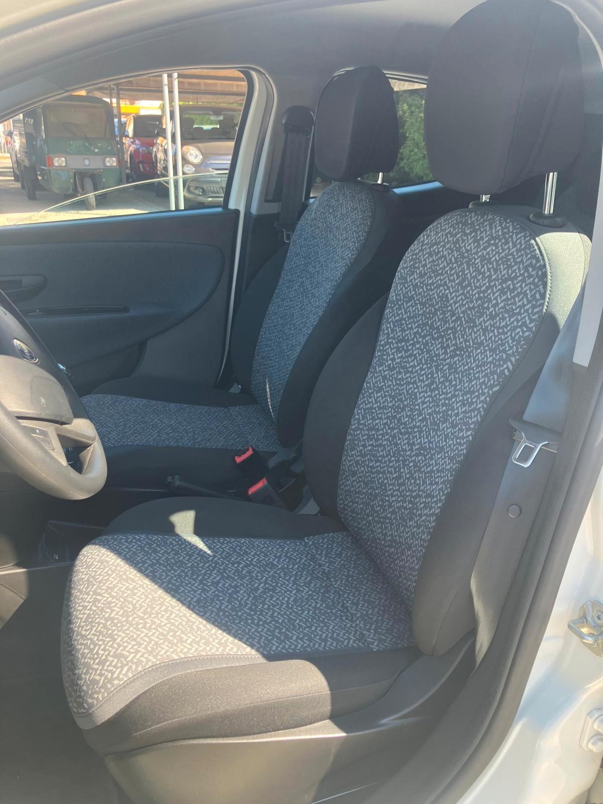 LANCIA YPSILON 1.0 70cv 5 Porte S&S Hybrid Silver Plus