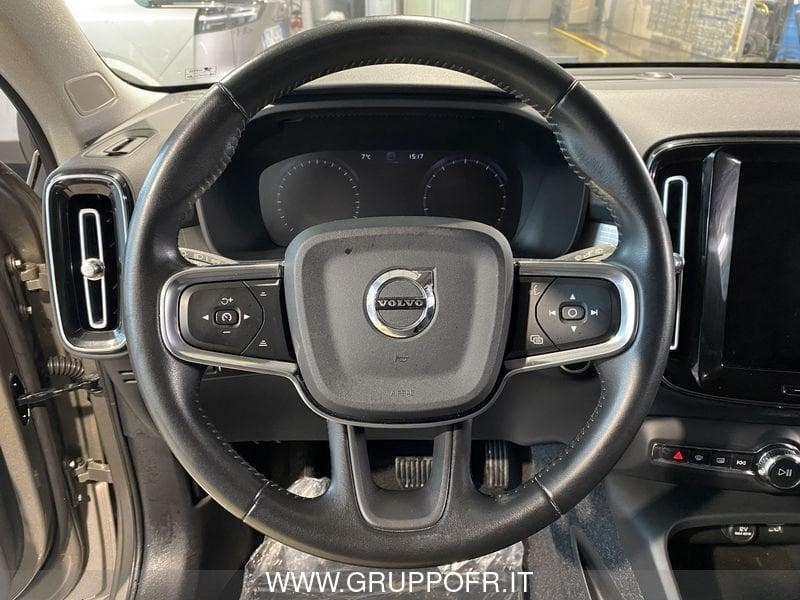 Volvo XC40 B4 AWD Geartronic Momentum Pro