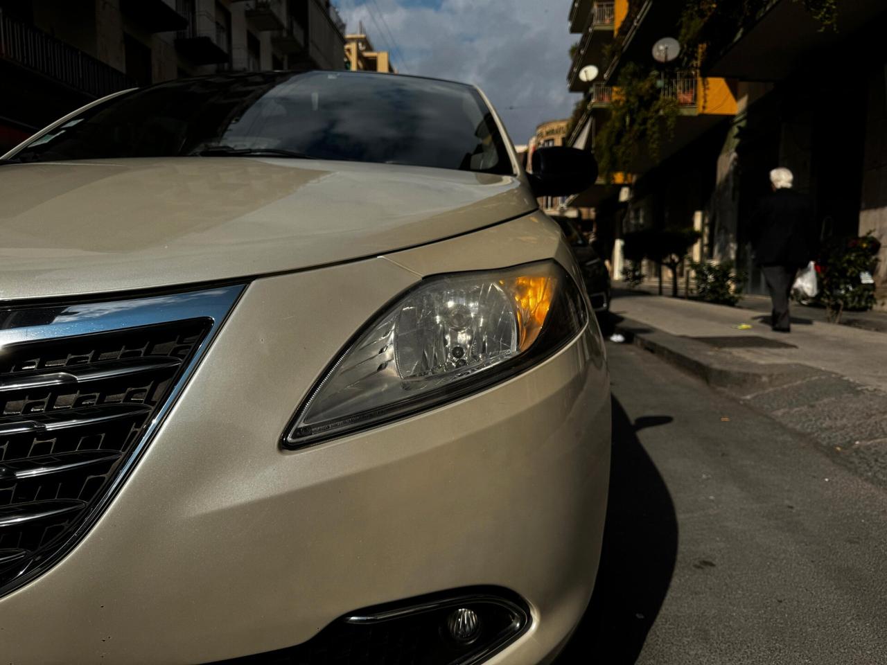 Lancia Ypsilon 1.3 MJT 16V 95 CV TETTUCCIO APRIBILE