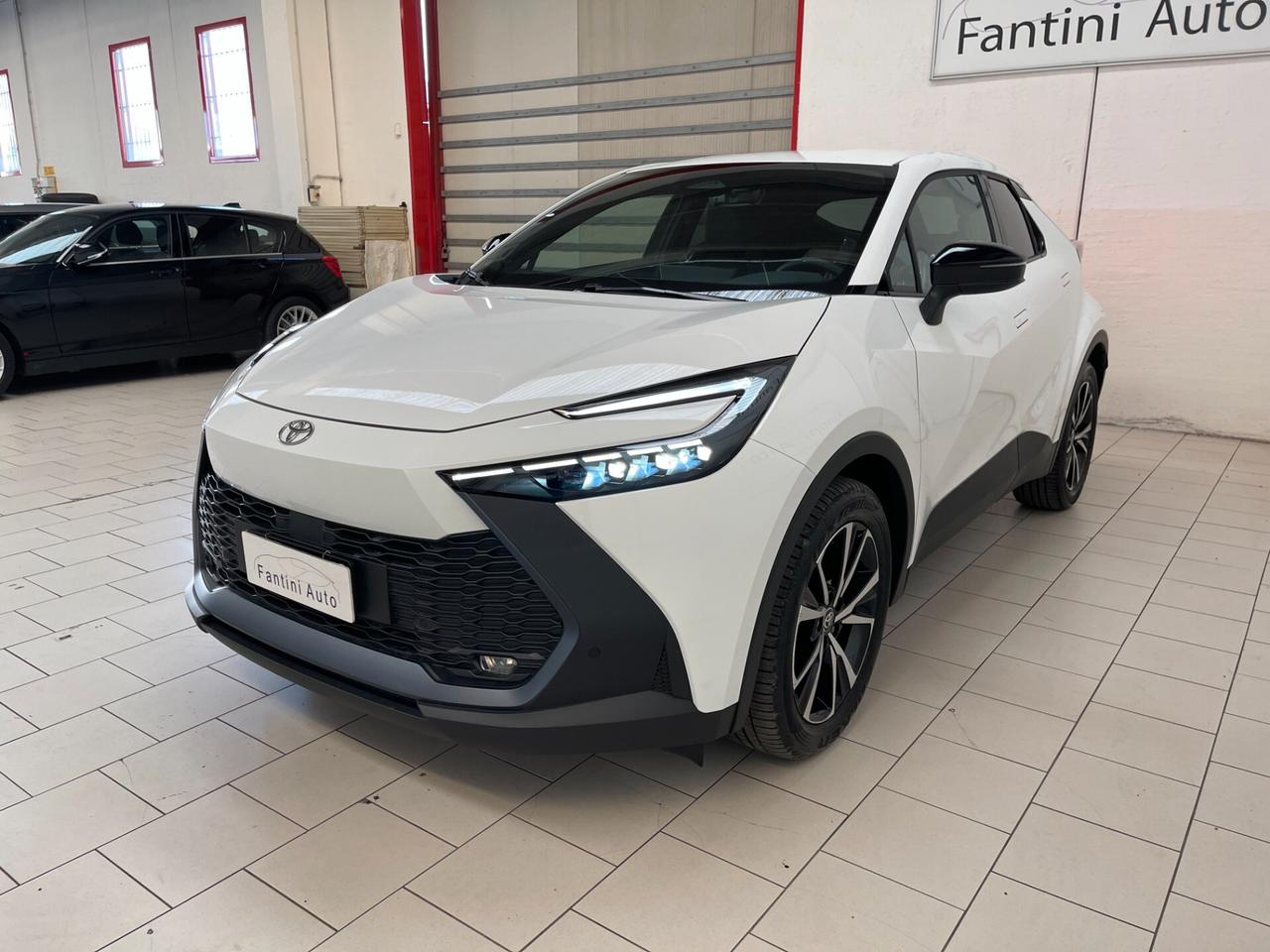 Toyota C-HR Trend 2.0 phev e-cvt-LEGGI SOTTO