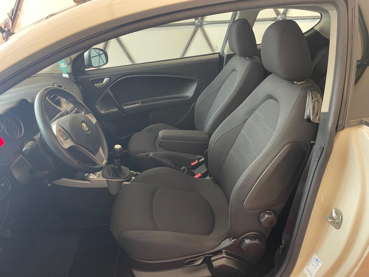 Alfa Romeo MiTo 1.3 JTDm-2 95 CV S&S Distinctive Sport Pack